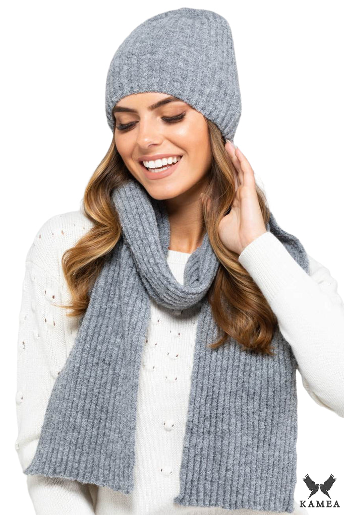 Model: Kadyks-Szalik, Kolor: szary, Skład materiału: 46% Poliakryl; 22% Poliester; 12% Poliamid; 10% Wełna; 5% Alpaka; 4% Poliester Metalik; 1% Elastan