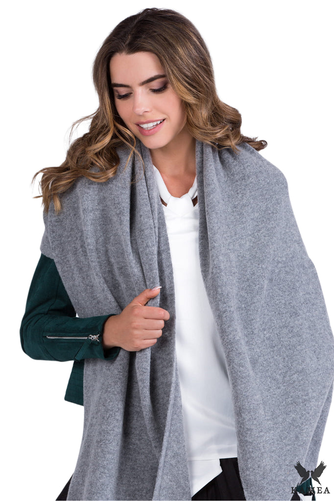 Model: Szalik-01, Kolor: srebrny, Skład materiału: 80% Wełna; 20% Poliamid, Przeznaczenie: Jesień/Zima, Wymiary(długość/szerokość): 180cm/65cm