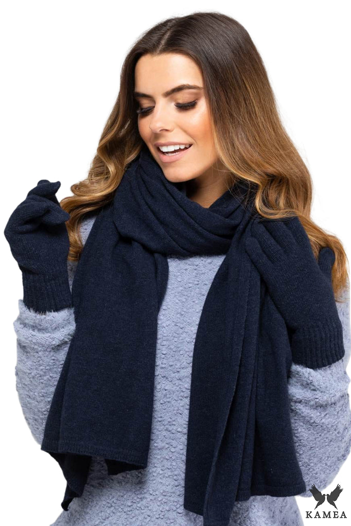 Model: Szalik-01, Kolor: granatowy, Skład materiału: 80% Wełna; 20% Poliamid, Przeznaczenie: Jesień/Zima, Wymiary(długość/szerokość): 180cm/65cm