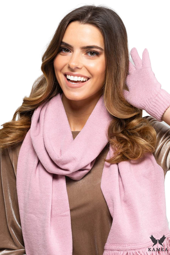 Szalik Damski, Model: Szalik Fringe, Kolor: brudny różowy, Skład materiału: 40% Akryl; 25% Wiskoza; 20% Wełna; 15% Elastan