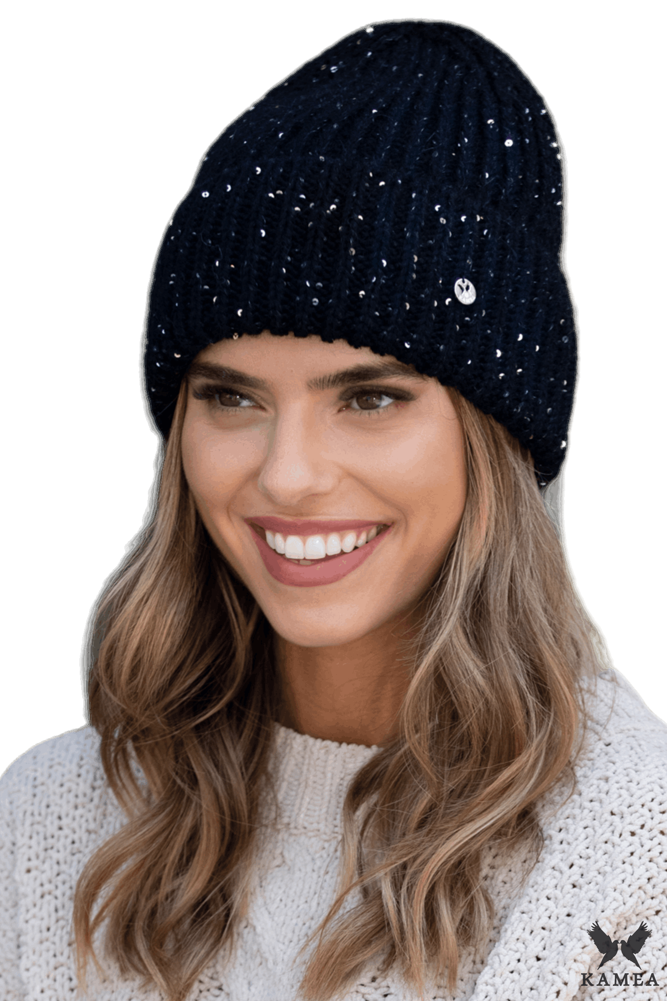 Detal czapki MOHANA ukazujący grube sploty oraz jedwabisty połysk materiału w kolorze czarnym-srebrnym | KAMEA | Spironik.pl