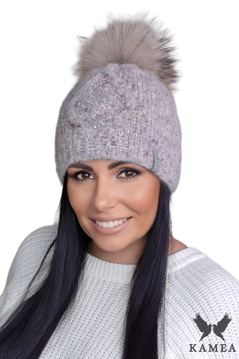 Čepice, Model: Cyrena, Barva: šedá, Složení materiálu: 31% Mohér; 31% Alpaka; 20% Polyamid; 13% Bavlna; 5% Polyester, Určení: Podzim/Zima, Velikost: Univerzální (54-60)