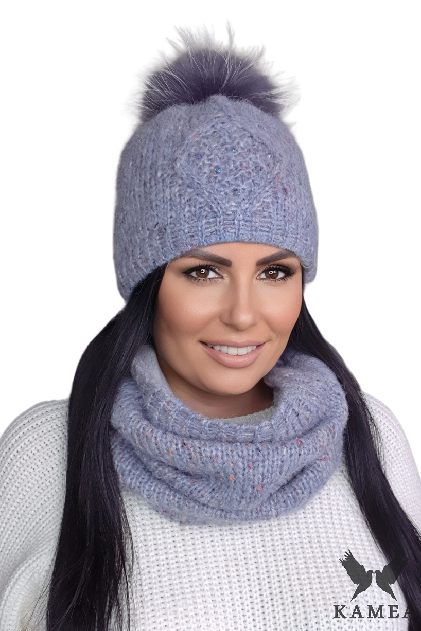 Czapka Damska, Model: Cyrena Pompon Natural, Kolor: niebieski, Skład materiału: 31% Mohair; 31% Alpaka; 20% Poliamid; 13% Bawełna; 5% Poliester, Przeznaczenie: Jesień/Zima, Rozmiar: Uniwersalny (54-60) (Czapka Damska, zdjęcie 2)