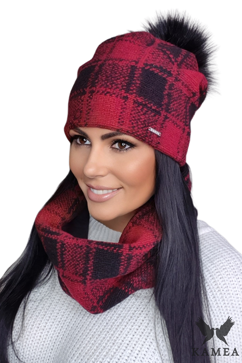 Komplet (Czapka+ Komin), Model: Gambit-Komplet ( Czapka+ Komin), Kolor: czerwony, Skład materiału: 53% Wełna; 27% Poliester; 20% Akryl; Podszewka: 97% Bawełna; 3% Elastan, Rozmiar: Uniwersalny (54-60)