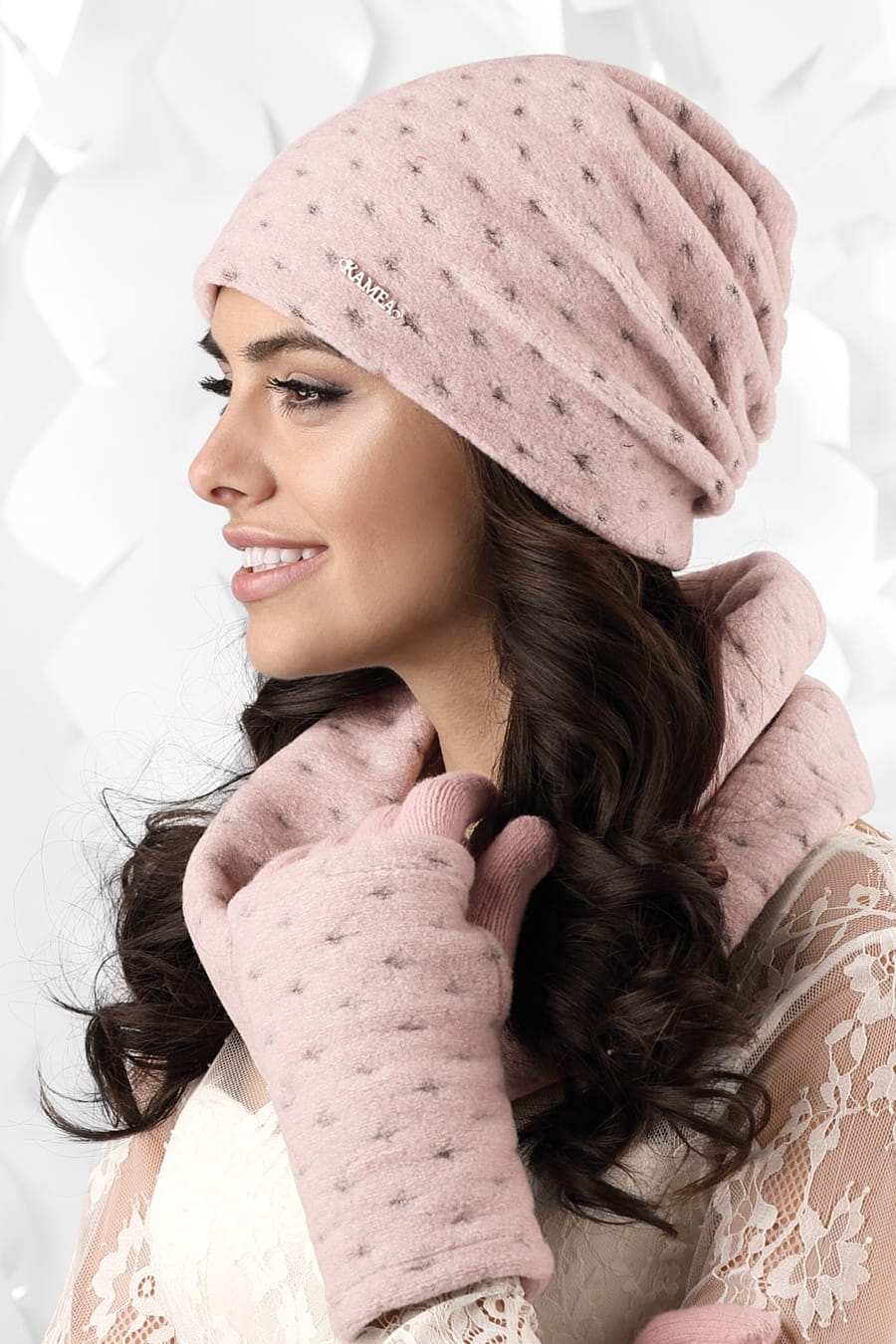 Komin Damski, Model: Cal-Komin, Kolor: różowy, Skład materiału: 60% Wełna; 20% Akryl; 20% Poliester; Podszewka: 100% Poliester (Komin Damski, zdjęcie 2)