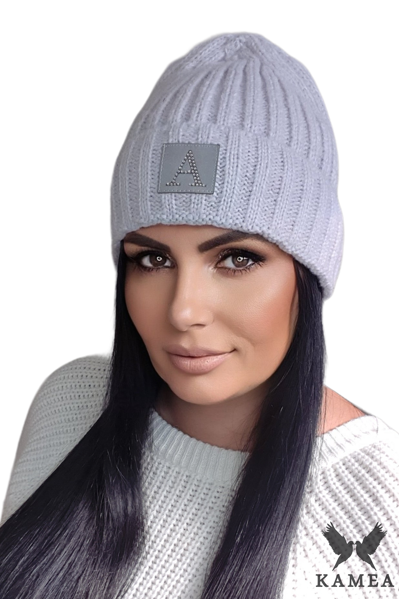 Czapka Damska, Model: Macumba, Kolor: jasny szary, Skład materiału: 57% Akryl; 29% Poliamid; 7% Wiskoza; 7% Wełna, Przeznaczenie: Jesień/Zima, Rozmiar: Uniwersalny (54-60)