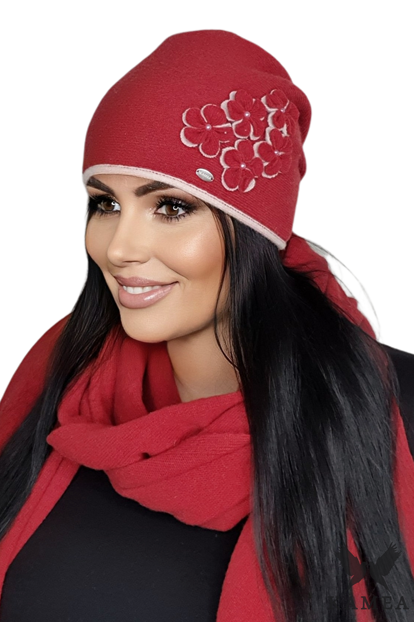 Detal czapki wełnianej Lorelli, ukazujący przyjemną fakturę materiału i ocieplającą podszewkę | KAMEA | Spironik.pl