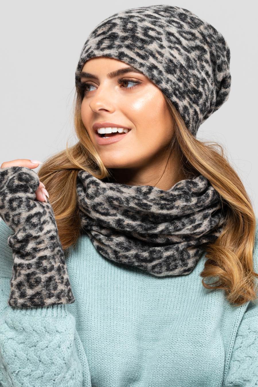 Detal czapki Columbia z wełny, ocieplona bawełnianą podszewką, w uniwersalnym rozmiarze 54-60 | KAMEA | Spironik.pl