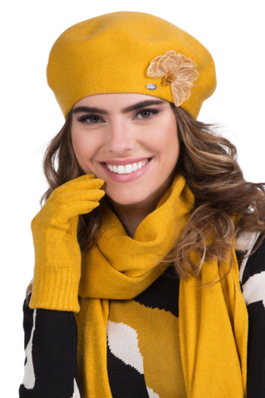 Beret Damski, Model: Elza, Kolor: musztardowy, Skład materiału: 40% Akryl; 25% Wiskoza; 20% Wełna; 15% Elastan, Przeznaczenie: Jesień/Zima, Rozmiar: Uniwersalny (54-60)