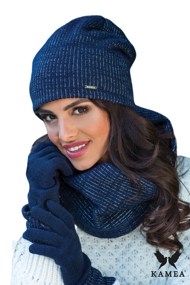 Komplet (Czapka+ Komin), Model: Maria-Komplet ( Czapka+ Komin), Kolor: granatowy, Skład materiału: 45% Wełna; 35% Akryl; 20% Poliester; Podszewka: 100% Poliester, Rozmiar: Uniwersalny (54-60)