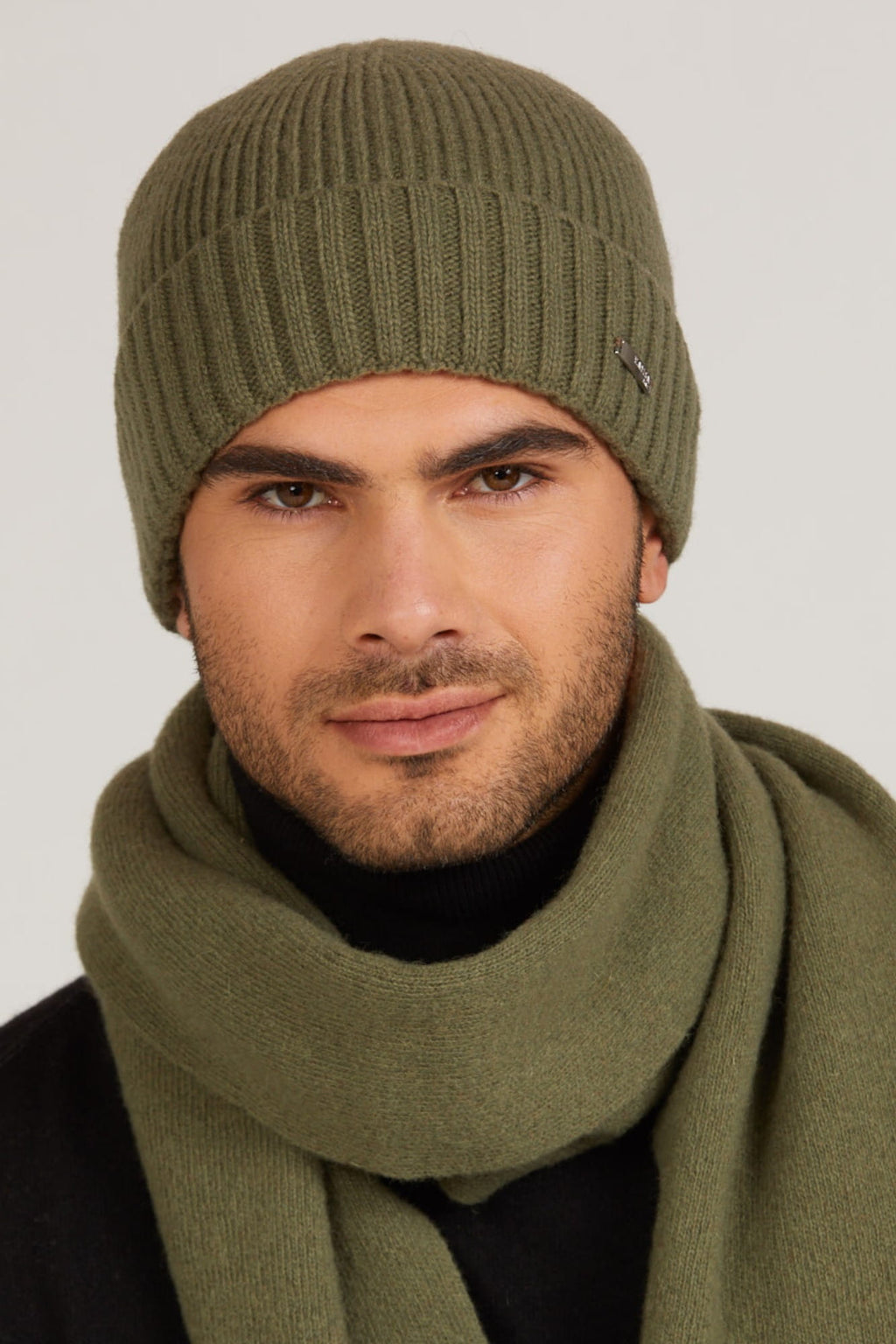 Detal czapki Carlos, wykonanej z wełny i poliamidu, prezentujący wysoką jakość materiału | KAMEA | Spironik.pl