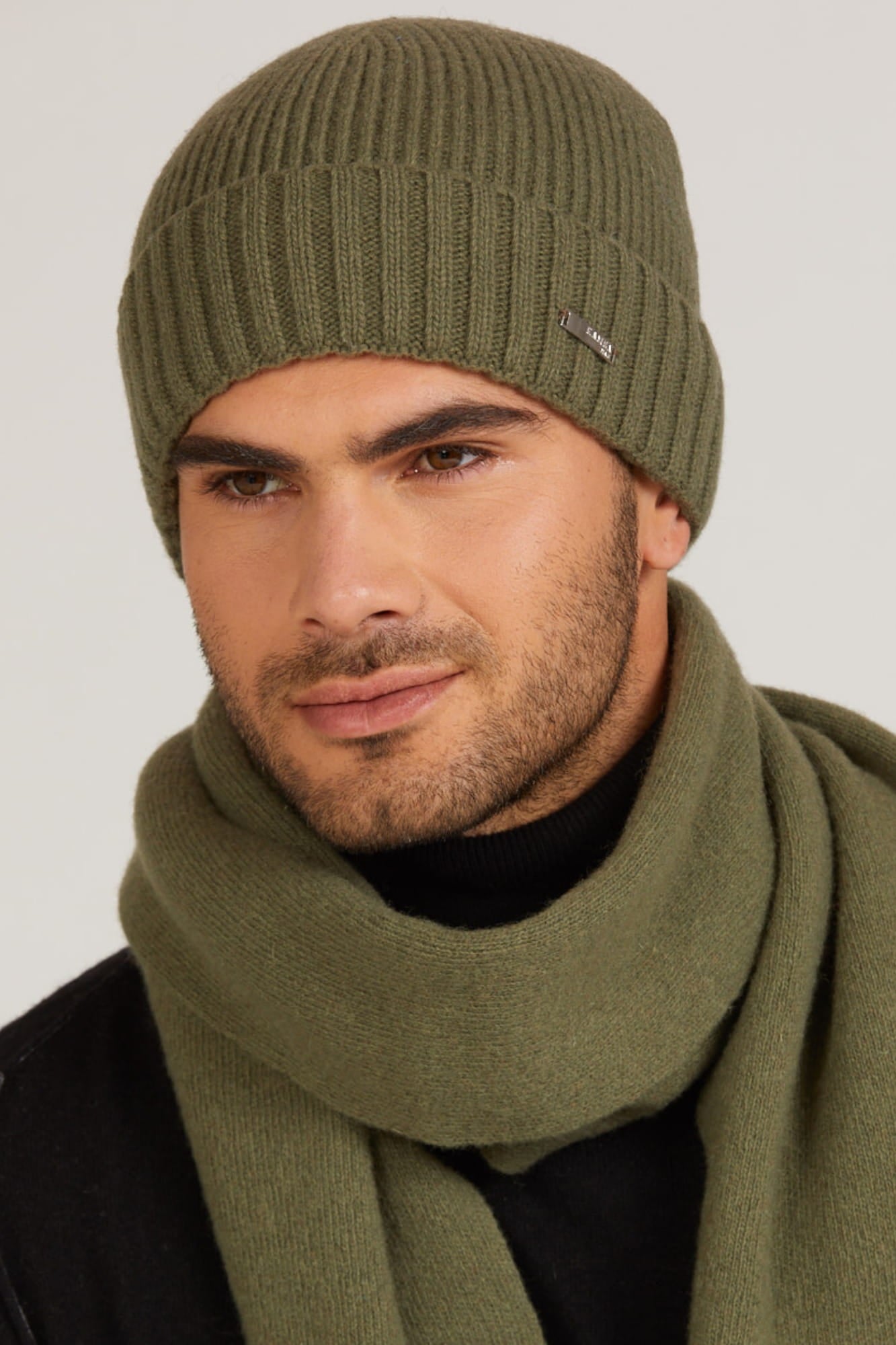 Czapki, Model: Carlos, Kolor: oliwkowy, Skład materiału: 80% Wełna; 20% Poliamid, Rozmiar: Uniwersalny (54-62)