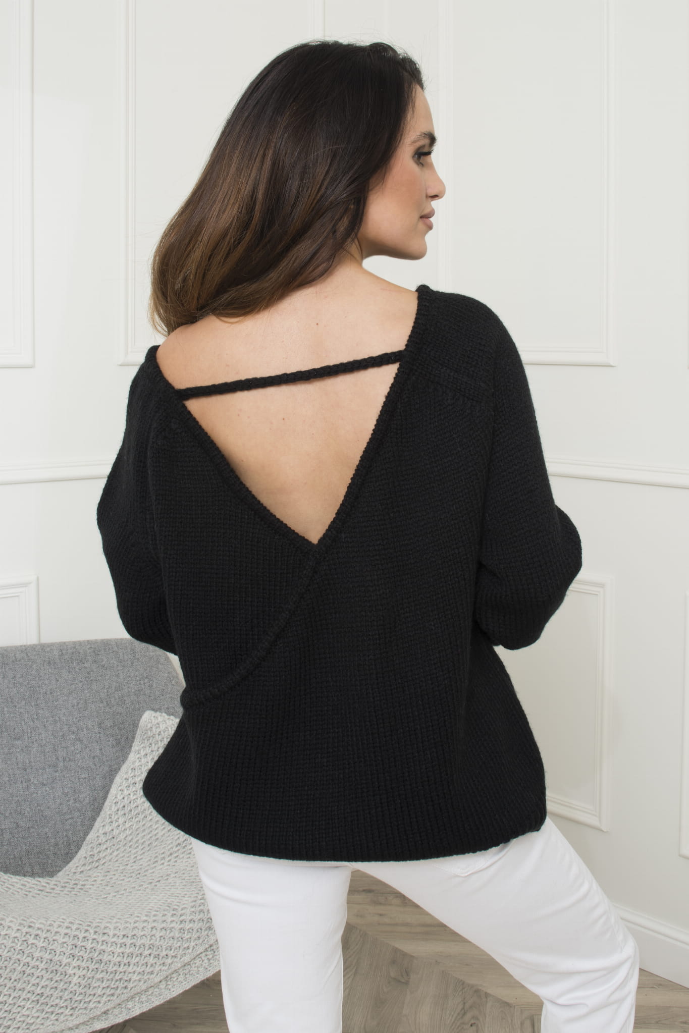 Sweter Damski, Model: Sara, Kolor: czarny, Skład materiału: 48% Akryl; 33% Poliamid; 19% Wełna