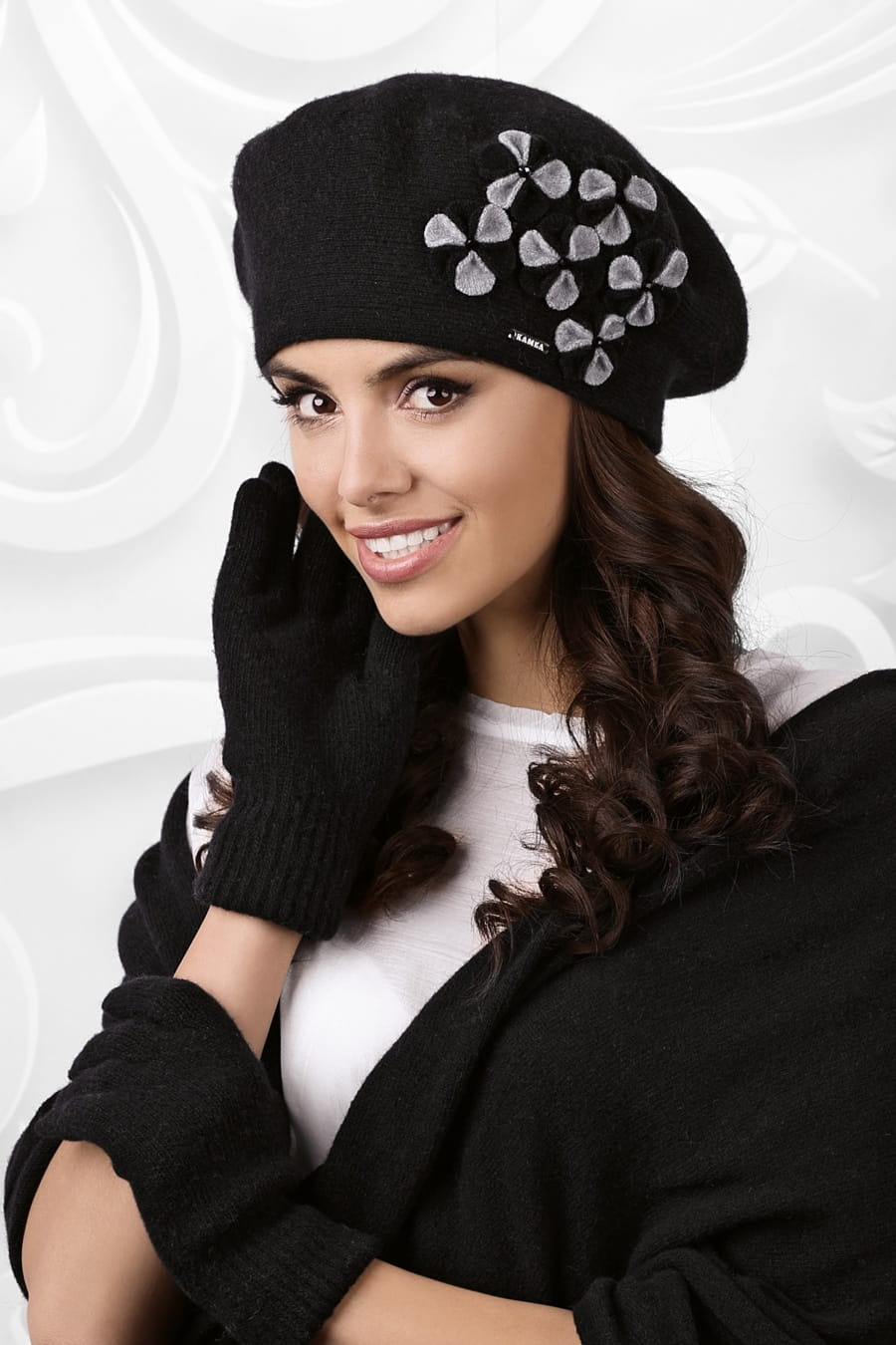 Rękawiczki, Model: Rękawiczki*01, Kolor: czarny, Skład materiału: 80% Wełna; 20% Poliamid, Przeznaczenie: Jesień/Zima, Rozmiar: Uniwersalny (Rękawiczki, zdjęcie 6)