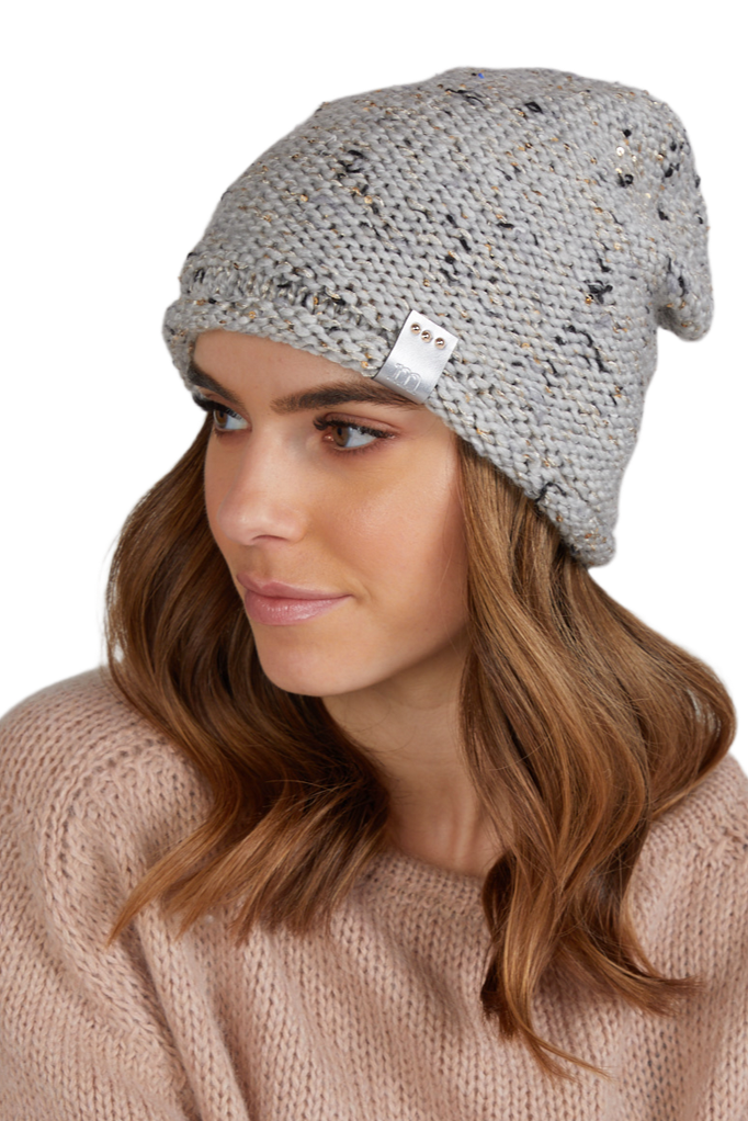 Czapka Damska, Model: Czapka-12, Kolor: multi. szary, Skład materiału: 67% Akryl; 18% Wełna; 15% Poliester, Rozmiar: Uniwersalny (54-60)