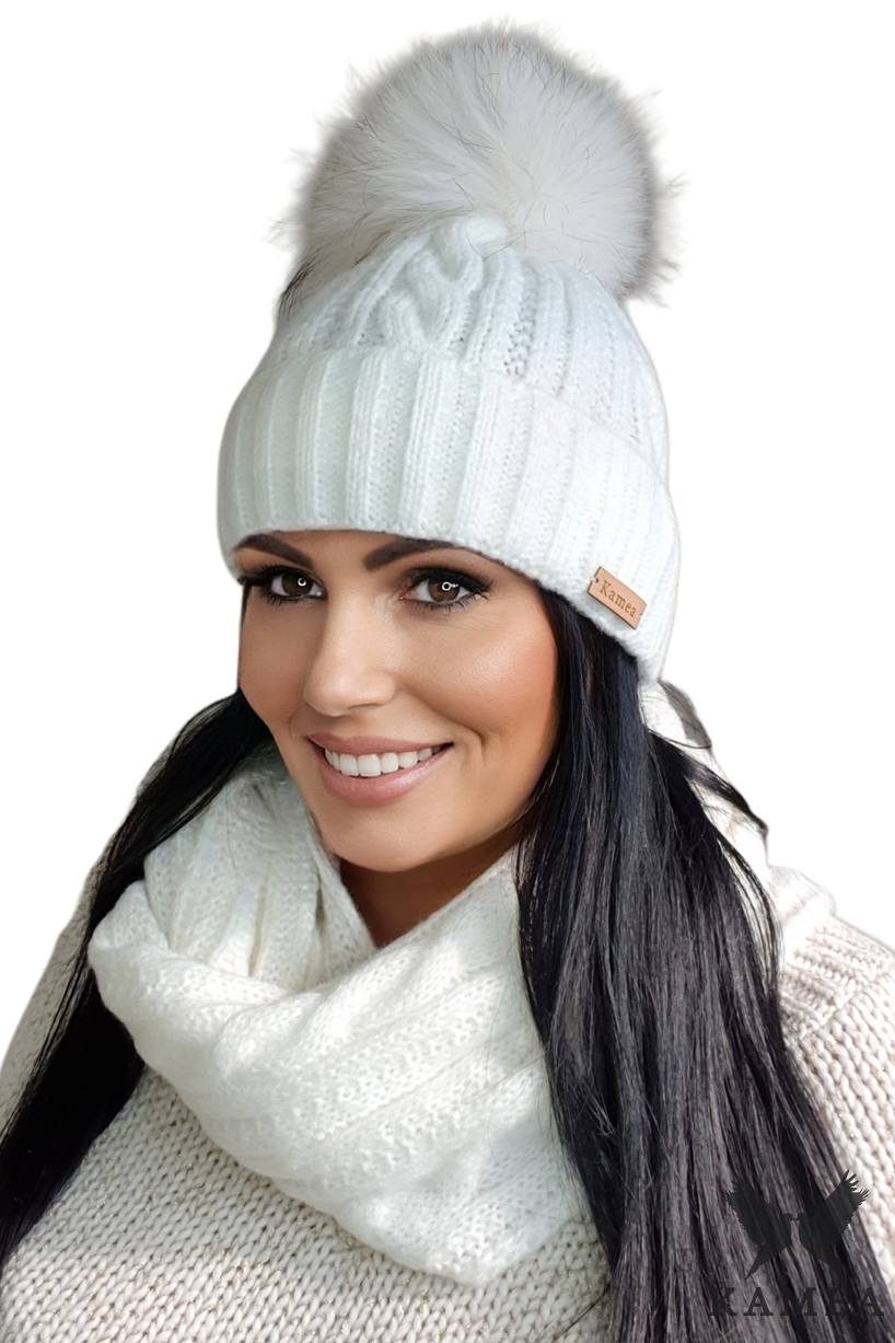 Komplet (Czapka+ Komin), Model: Nicky-Komplet, Kolor: ekru, Skład materiału: 57% Akryl; 29% Poliamid; 7% Wiskoza; 7% Wełna, Rozmiar: Uniwersalny (54-60)