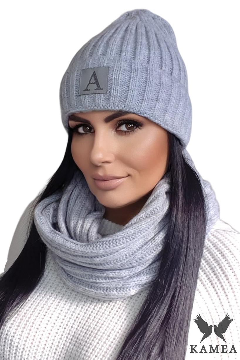 Komplet (Czapka + Komin), Model: Macumba-Komplet, Kolor: szary, Skład materiału: 57% Akryl; 29% Poliamid; 7% Wiskoza; 7% Wełna, Przeznaczenie: Jesień/Zima, Wymiary(długość/szerokość): 65cm/26cm