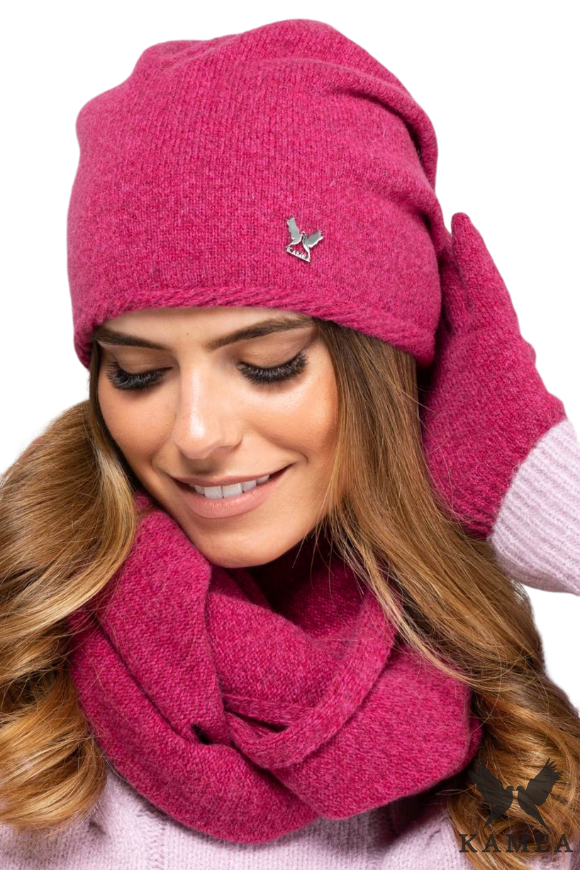 Komplet (Czapka + Komin), Model: Anna-Komplet, Kolor: malinowy, Skład materiału: 80% Wełna; 20% Poliamid, Przeznaczenie: Jesień/Zima, Wymiary(długość/szerokość): 65cm/36cm