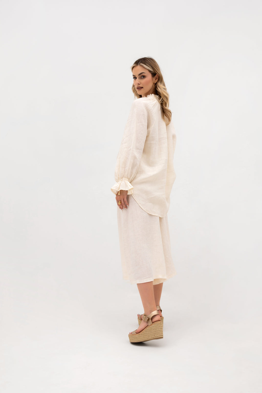 Lekka koszula boho z reglanowym rękawem i subtelnym marszczeniem przy dekolcie | Bastet | Spironik.pl