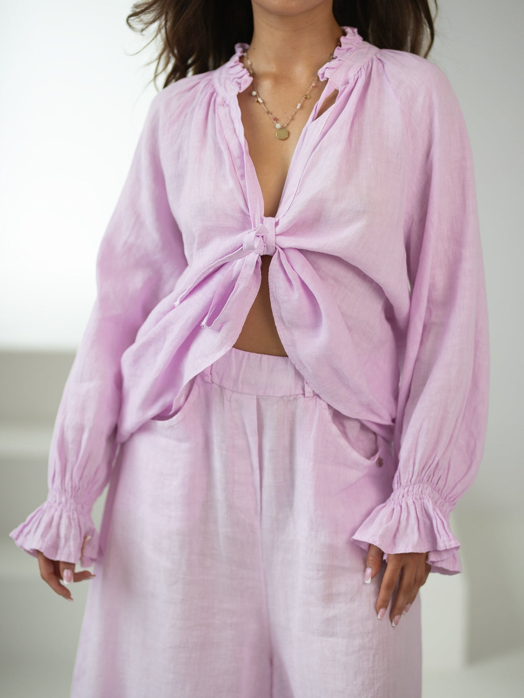 Szerokie kuloty 7/8 z naturalnego lnu, zapewniające komfort i swobodę ruchów | Bastet | Spironik.pl