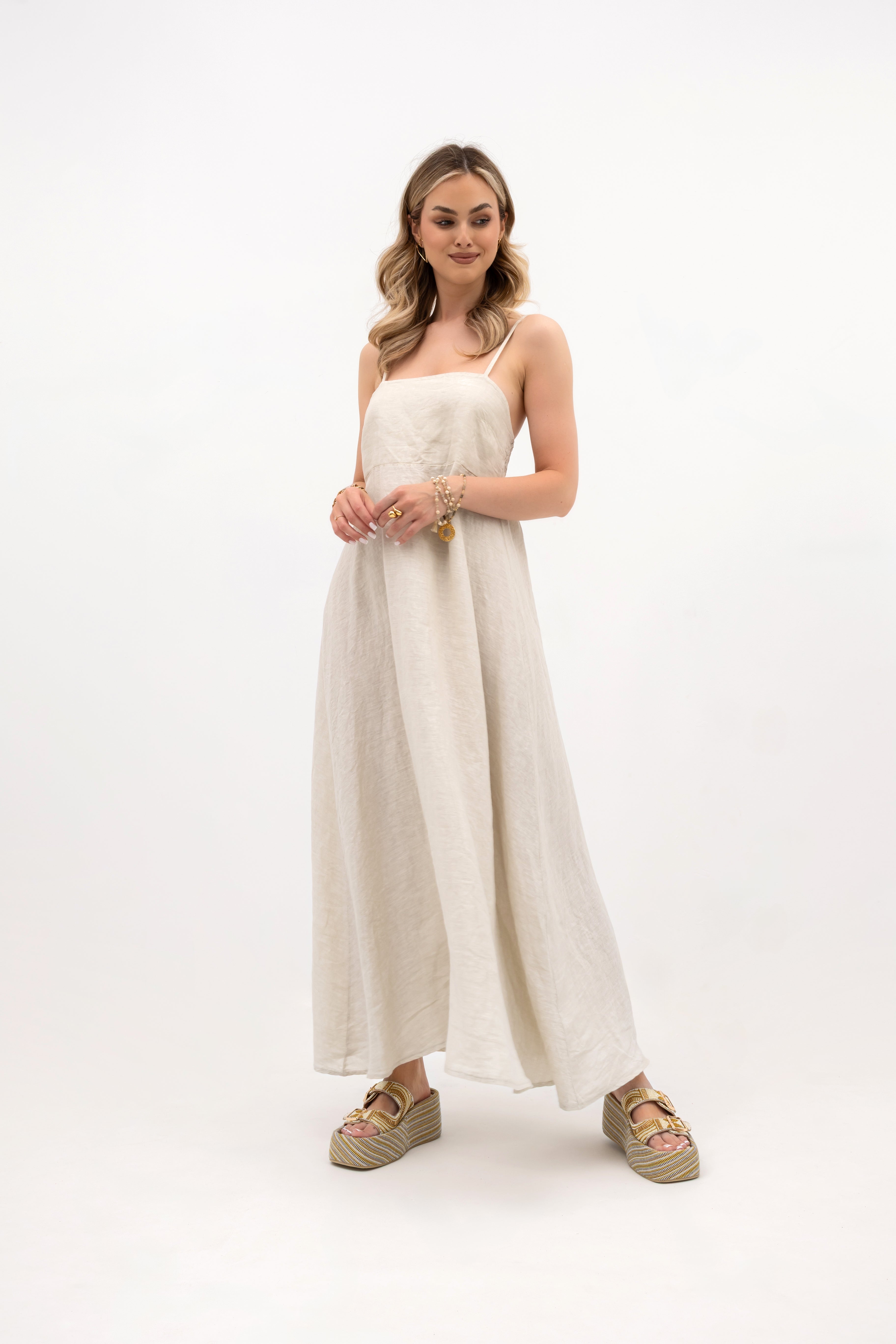 Przewiewna sukienka maxi z lnu, rozkloszowana, w odcieniu Ecru | Bastet | Spironik.pl