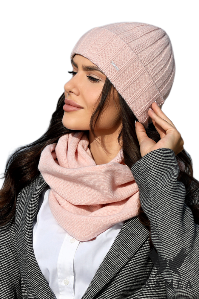 Čepice, Model: Tahira, Barva: růžová, Složení materiálu: 80% Vlna; 20% Polyamid, Velikost: Univerzální (54-60)