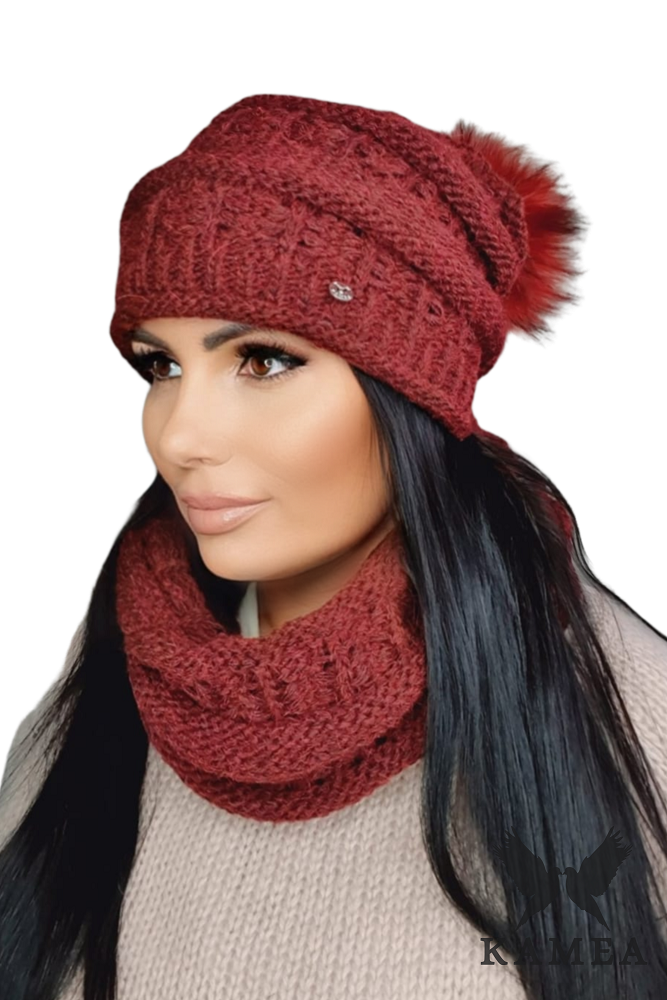 Komplet (Czapka + Komin), Model: Liana Komplet, Kolor: bordowy, Skład materiału: 40% Poliakryl; 30% Wełna; 20% Alpaka; 10% Poliamid, Przeznaczenie: Jesień/Zima, Wymiary(długość/szerokość): 48cm/33cm