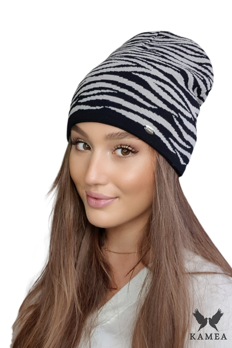 Čepice, Model: Zaina, Barva: ekru, Složení materiálu: 97% Viskóza; 3% Elastan, Velikost: Univerzální (54-60)