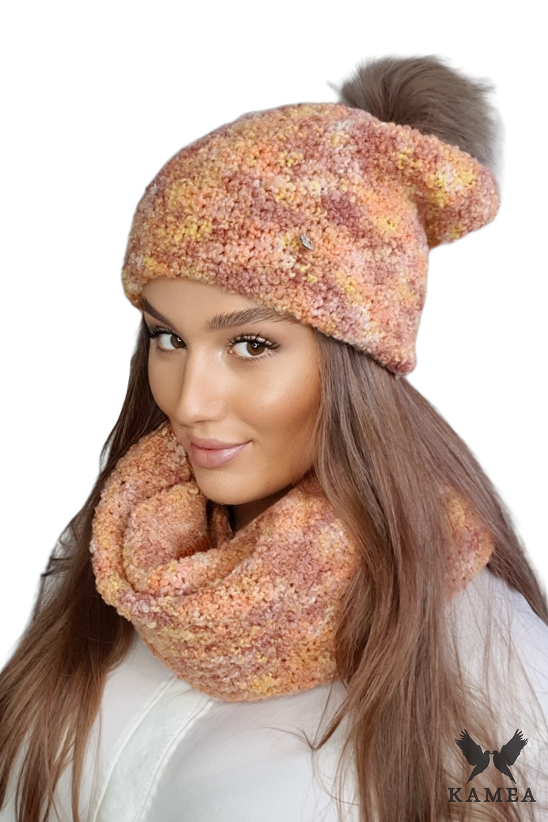 Komplet (Czapka + Komin), Model: Fazila-Komplet, Kolor: mix orange, Skład materiału: 50% Baby Alpaka; 50% Wełna Jagnięca, Przeznaczenie: Jesień/Zima, Wymiary(długość/szerokość): 33cm/37cm