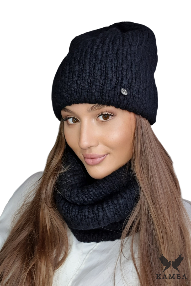 Komplet (Czapka + Komin), Model: Lamia-Komplet, Kolor: czarny, Skład materiału: 76% Wełna; 24 Poliamid, Przeznaczenie: Jesień/Zima, Wymiary(długość/szerokość): 30cm/38cm