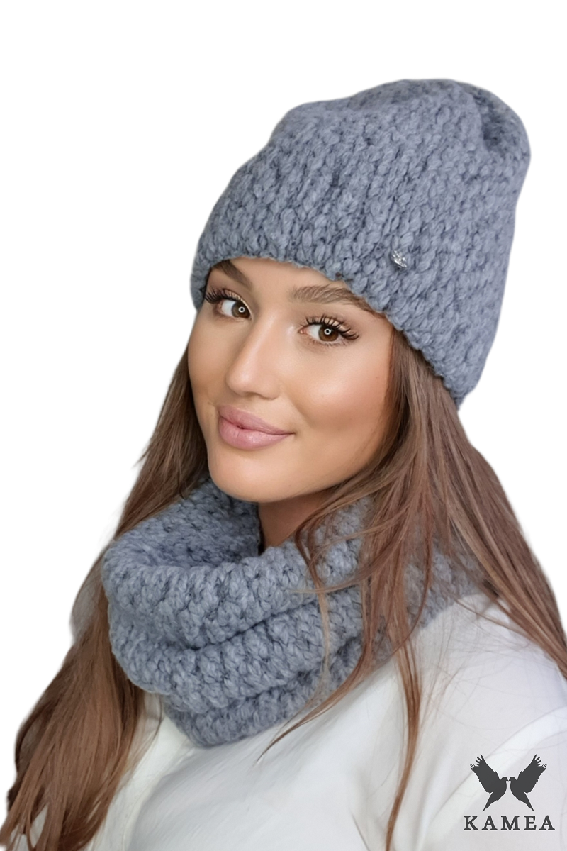 Komplet (Czapka + Komin), Model: Lamia-Komplet, Kolor: szary, Skład materiału: 76% Wełna; 24 Poliamid, Przeznaczenie: Jesień/Zima, Wymiary(długość/szerokość): 30cm/38cm