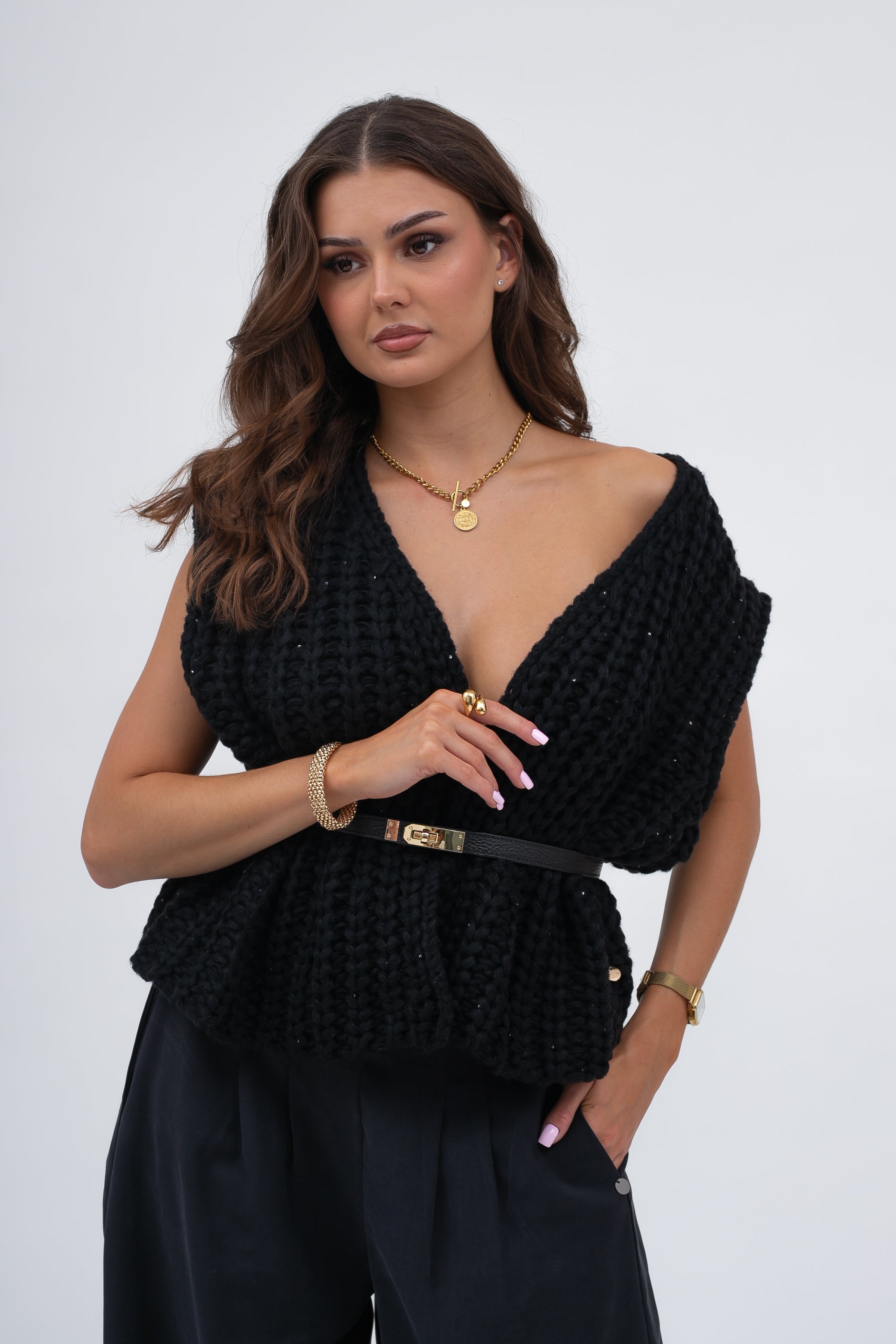 Czarny kardigan COZY o luźnym kroju oversize, doskonały do każdej stylizacji | Bastet | Spironik.pl