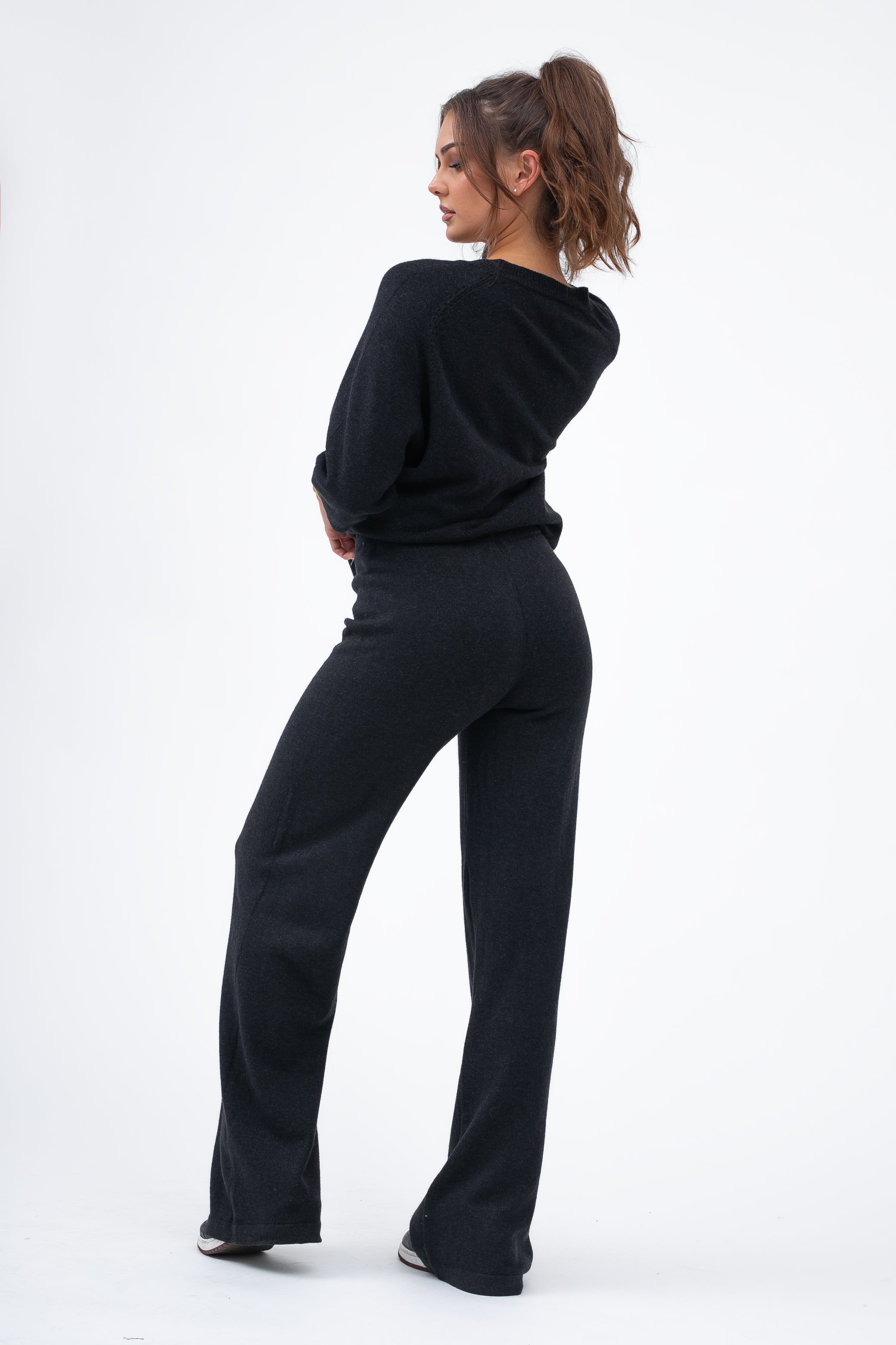 Komplet COMO to połączenie stylu i wygody w codziennych outfitach | Bastet | Spironik.pl