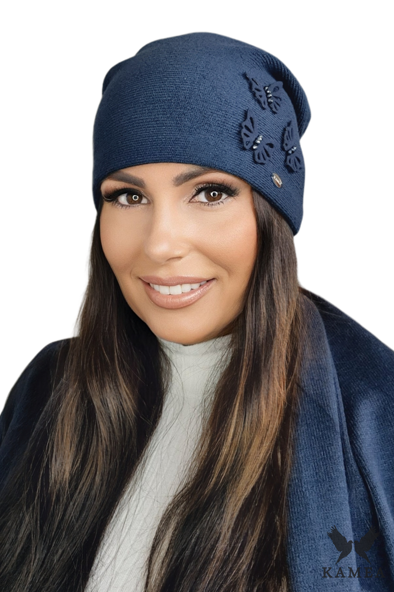 Czapki, Model: Maram, Kolor: granatowy, Skład materiału: 40% Akryl; 25% Wiskoza; 20% Wełna; 15% Elastan, Rozmiar: Uniwersalny (54-60)
