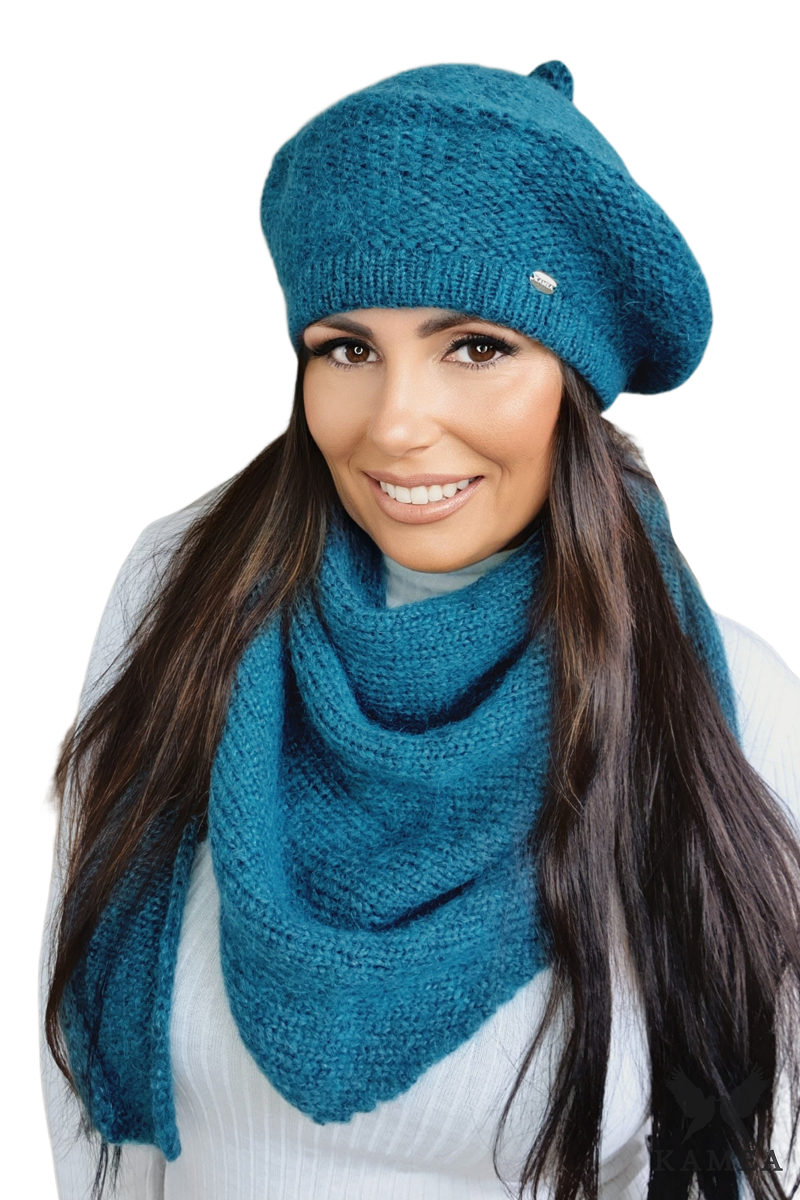 Detal turkusowego beretu Ofelia z klasyczną antenką i grubymi splotami, ocieplony polarową podszewką | KAMEA | Spironik.pl