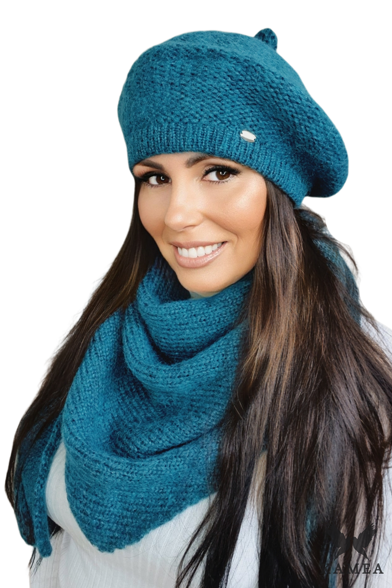 Beret Damski, Model: Ofelia, Kolor: turkusowy, Skład materiału: 30% Poliamid; 19% Poliester; 19% Merynos Wełna; 15% Wiskoza; 15% Kid Moher; 2% Lurex, Przeznaczenie: Jesień/Zima, Rozmiar: Uniwersalny (54-60)