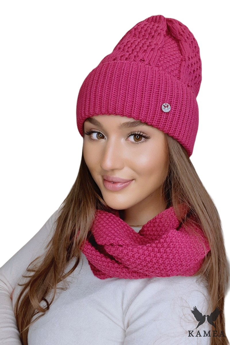 Komplet (Czapka + Komin), Model: Safona-Komplet, Kolor: fuksja, Skład materiału: 50% Akryl; 30% Wełna; 20% Poliamid, Przeznaczenie: Jesień/Zima, Wymiary(długość/szerokość): 70cm/30cm
