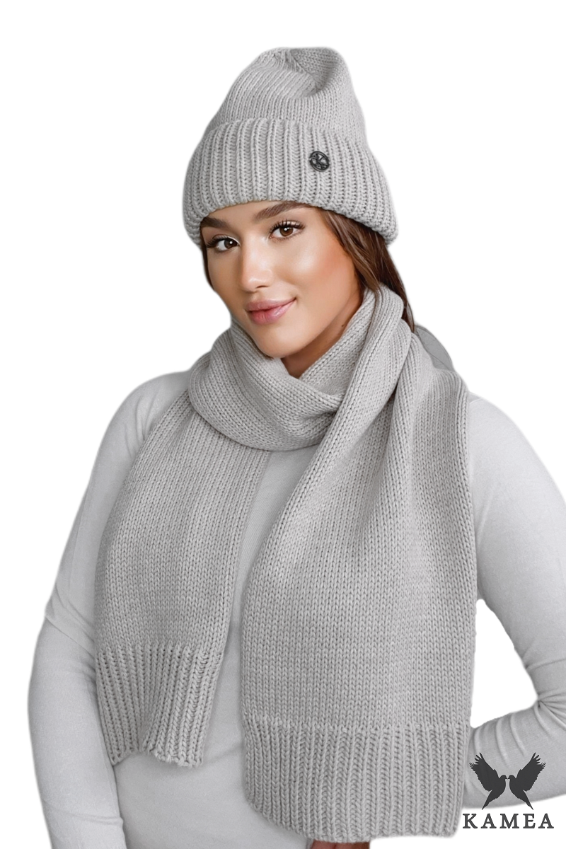 Komplety: czapka + szalik/komin, Model: Raisa-Komplet, Kolor: beżowy, Skład materiału: 50% Akryl; 30% Wełna; 20% Poliamid, Przeznaczenie: Jesień/Zima, Wymiary(długość/szerokość): 162cm/26cm (Komplety: czapka + szalik/komin, zdjęcie 2)