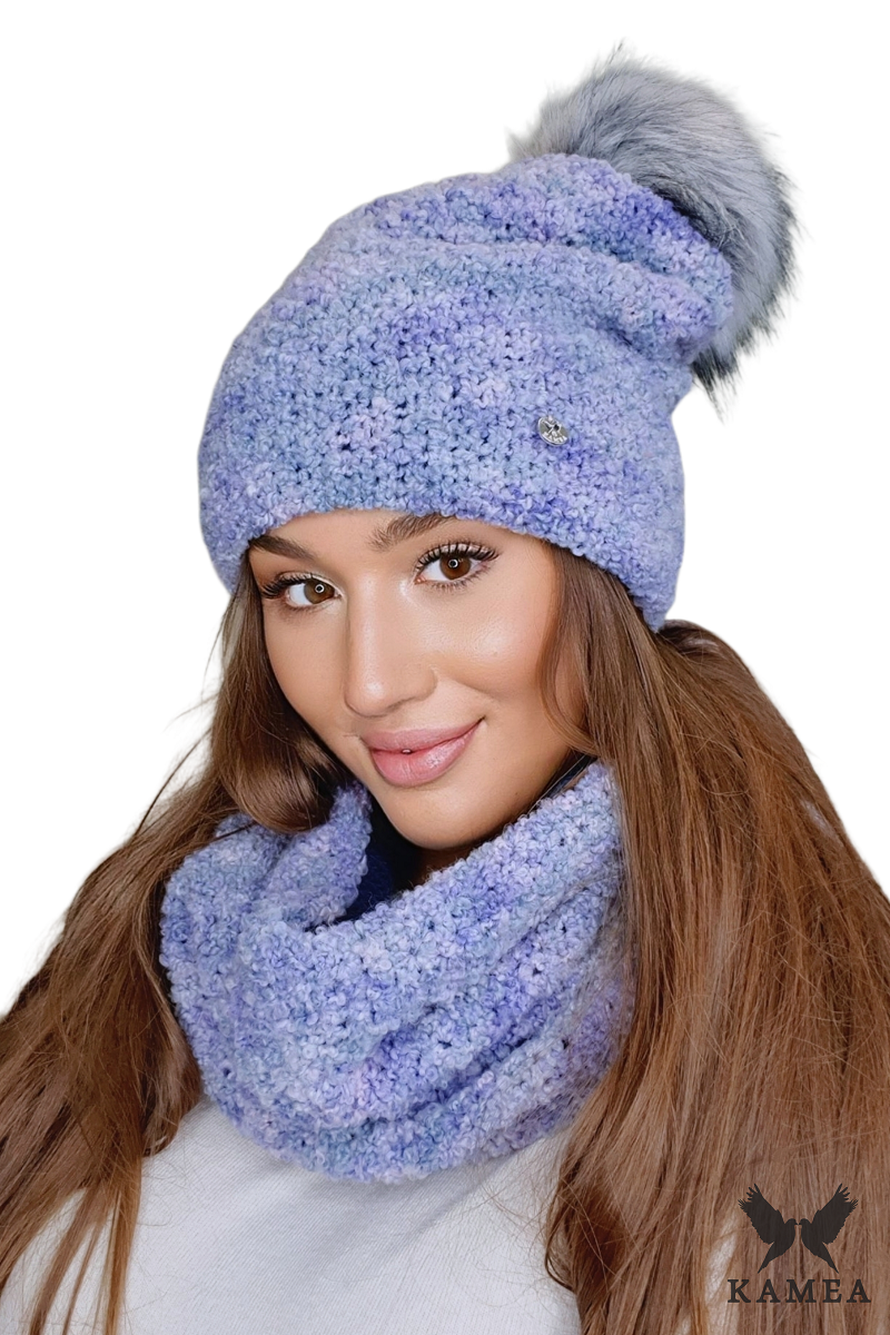 Komplet (Czapka + Komin), Model: Fazila-Komplet, Kolor: mix fiolet, Skład materiału: 50% Baby Alpaka; 50% Wełna Jagnięca, Przeznaczenie: Jesień/Zima, Wymiary(długość/szerokość): 33cm/37cm