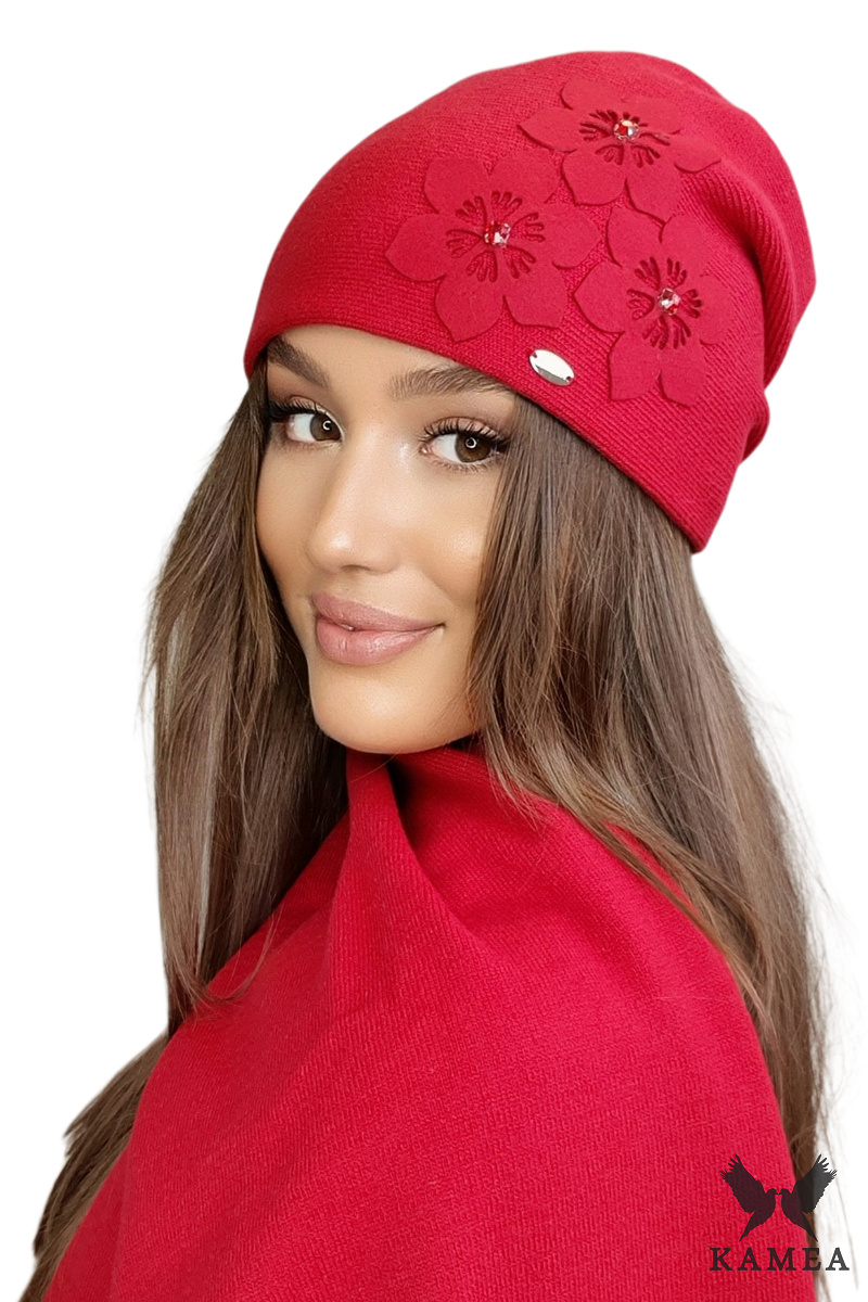 Czapka Damska, Model: Teona, Kolor: czerwony, Skład materiału: 40% Akryl; 25% Wiskoza; 20% Wełna; 15% Elastan, Rozmiar: Uniwersalny (54-60) (Czapka Damska, zdjęcie 2)