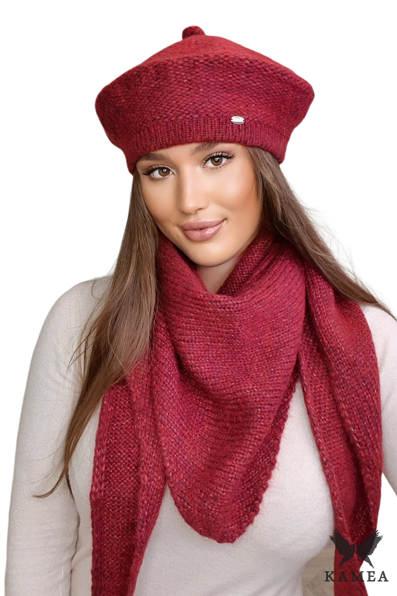 Klasyczny beret Ofelia w kolorze wina z polarową podszewką, zapewniający ciepło i komfort | KAMEA | Spironik.pl