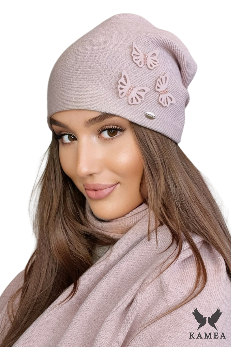 Czapki, Model: Maram, Kolor: różowy, Skład materiału: 40% Akryl; 25% Wiskoza; 20% Wełna; 15% Elastan, Rozmiar: Uniwersalny (54-60)