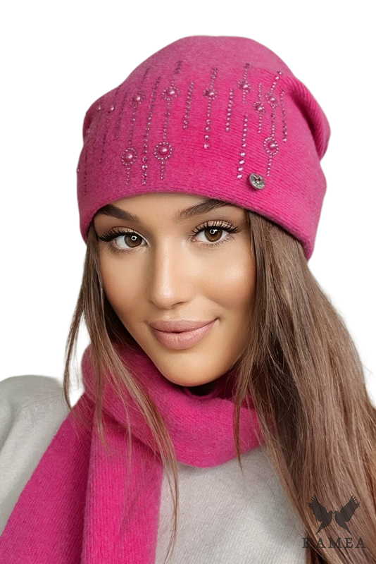 Czapka Damska, Model: Eleni, Kolor: malinowy, Skład materiału: 80% Wełna; 20% Poliamid, Przeznaczenie: Jesień/Zima, Rozmiar: Uniwersalny (54-60)