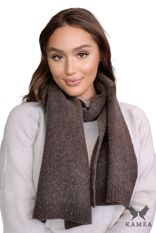 Model: Szalik-02, Kolor: brązowy, Skład materiału: 80% Wełna; 20% Poliamid, Przeznaczenie: Jesień/Zima, Wymiary(długość/szerokość): 160cm/25cm