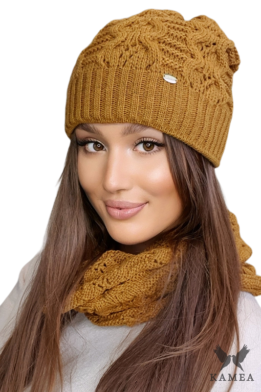 Komplet (Czapka + Komin), Model: Kamila-Komplet, Kolor: musztardowy, Skład materiału: 50% Akryl; 30% Wełna; 20% Poliamid, Przeznaczenie: Jesień/Zima, Wymiary(długość/szerokość): 32cm/33cm