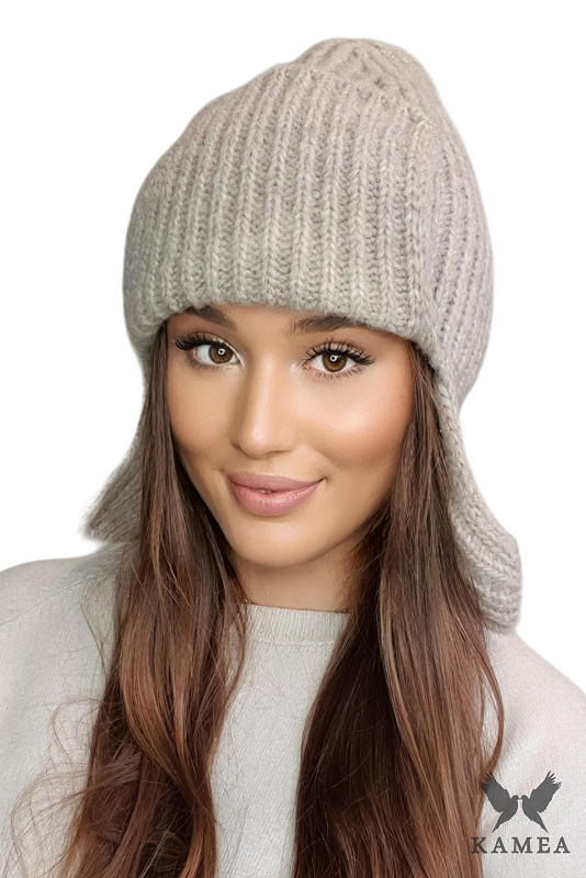 Czapki, Model: Ametyst, Kolor: ciemny beżowy, Skład materiału: 57% Akryl; 29% Poliamid; 7% Wiskoza; 7% Wełna, Przeznaczenie: Jesień/Zima, Rozmiar: Uniwersalny (54-60)