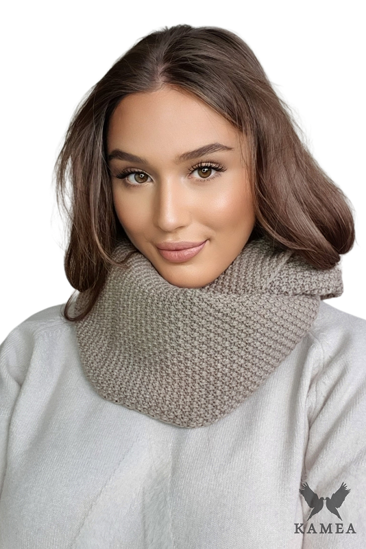 Komplet (Czapka + Komin), Model: Safona-Komplet, Kolor: ciemny beżowy, Skład materiału: 50% Akryl; 30% Wełna; 20% Poliamid, Przeznaczenie: Jesień/Zima, Wymiary(długość/szerokość): 70cm/30cm (Komplet (Czapka + Komin), zdjęcie 3)