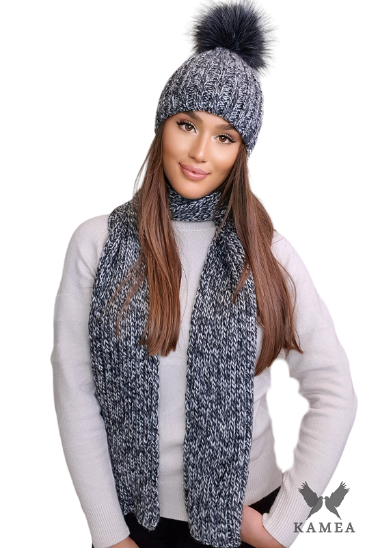 Komplety: czapka + szalik/komin, Model: Wezyr-Komplet, Kolor: czarny, Skład materiału: 50% Wełna; 50% Akryl, Przeznaczenie: Jesień/Zima, Wymiary(długość/szerokość): 180cm/25cm