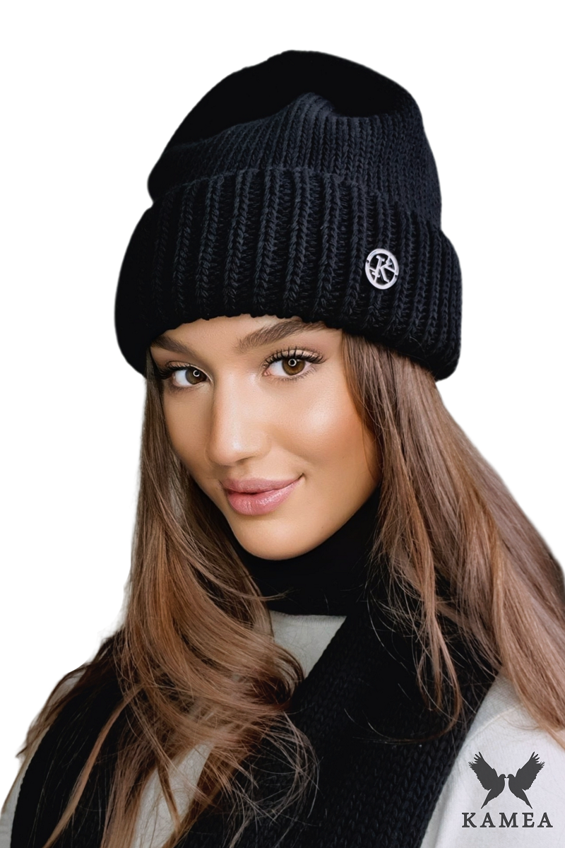 Czapka Damska, Model: Raisa, Kolor: czarny, Skład materiału: 50% Akryl; 30% Wełna; 20% Poliamid, Przeznaczenie: Jesień/Zima, Rozmiar: Uniwersalny (54-60)