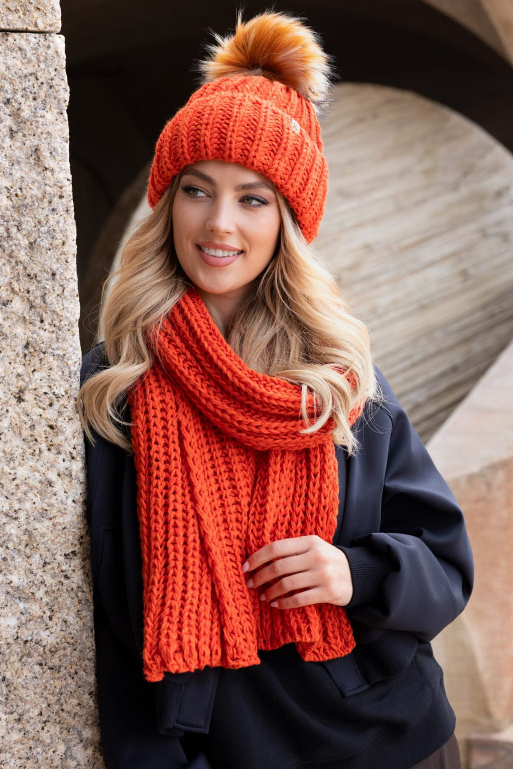 Čepice, Model: Nerea, Barva: oranžová, Složení materiálu: 50% Vlna; 50% Akryl, Velikost: Univerzální (54-60)